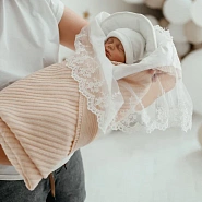 0883 Уголок пеленка с кружевом