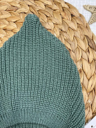 Б-301 Вязаная шапочка на завязках. Зеленая