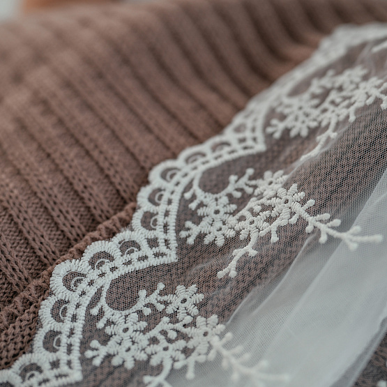 0883 Уголок пеленка с кружевом