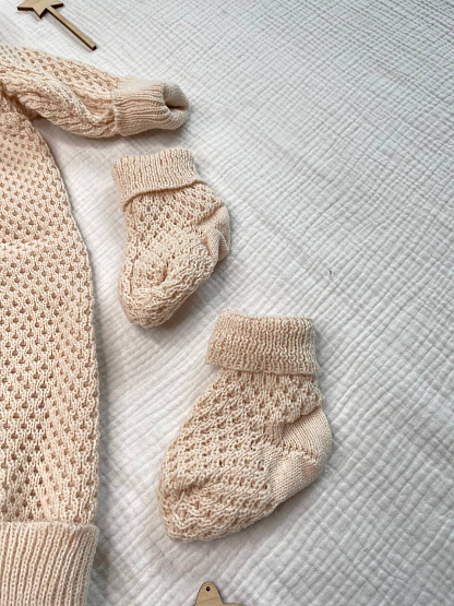 КВ-102 Вязаный комплект на выписку. Бежевый